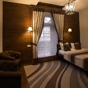 https://petrani-central.hotels-of-kiev.com
